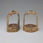 Stirrups, pair (yob chen)