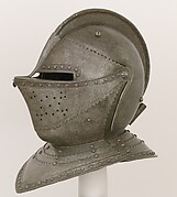 Close-Helmet for the Field