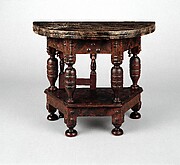 Folding table