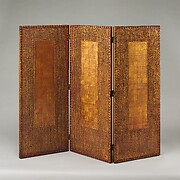 Three-paneled screen