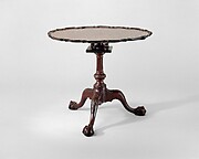 Round tea table