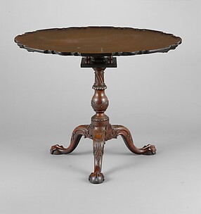 Tilt-top tea table