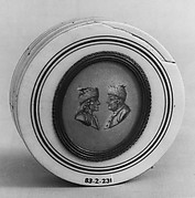 Box with Medallion Top
