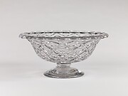 Footed bowl