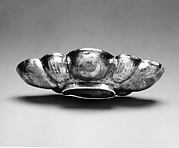 Lobed bowl