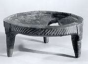 Tripod bowl