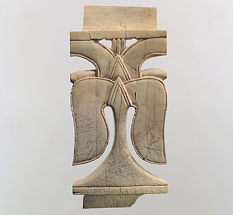 Openwork plaque with palm leaves