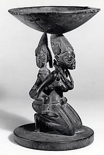 Ifa Divination Vessel: Mother and Child Caryatid (Agere Ifa)