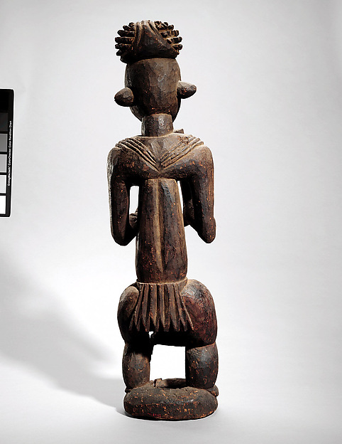 Commemorative figure of a chief