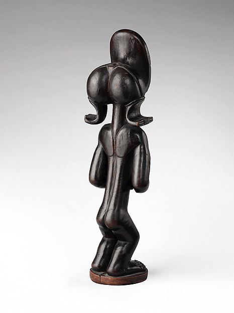 Commemorative figure of a chief
