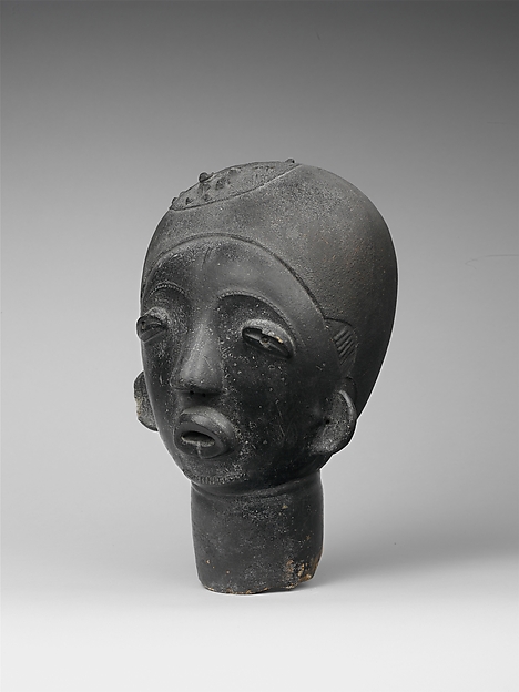 Memorial Head (Ntiri)