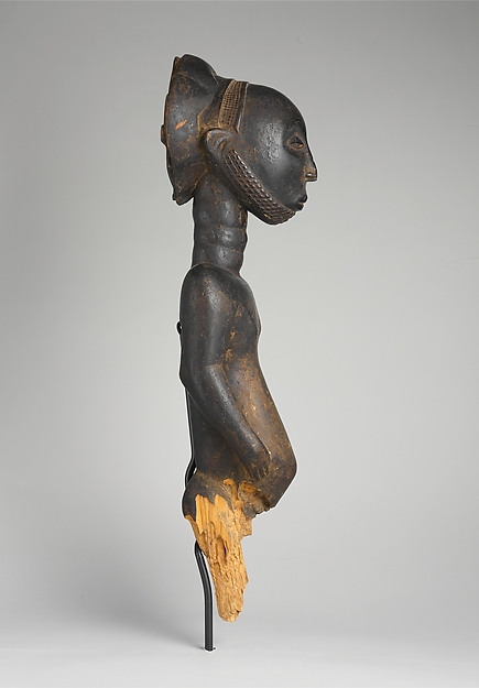 Commemorative figure