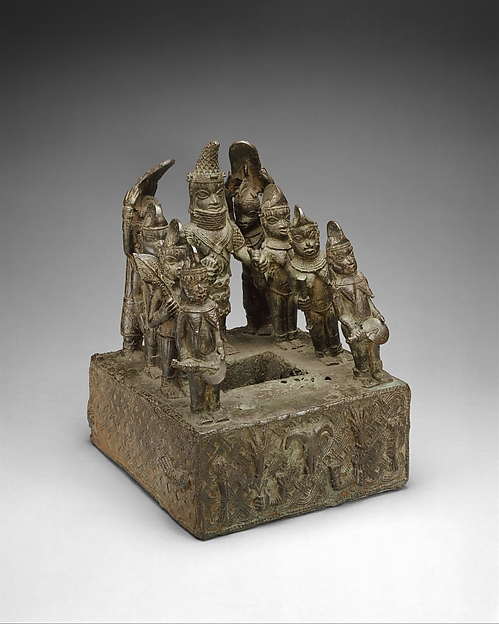 Altar Tableau: Queen Mother and Attendants