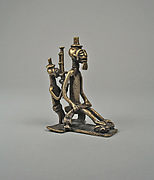 Gold Weight: Chief with Attendant