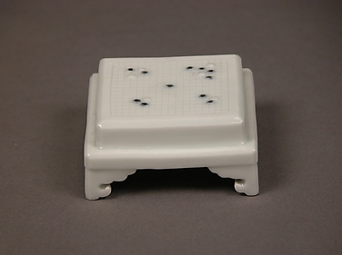 Miniature Stand for Game of Go