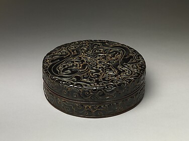 Box with Dragons amid Clouds

