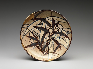 Kenzan-style Dish with Bamboo Leaves