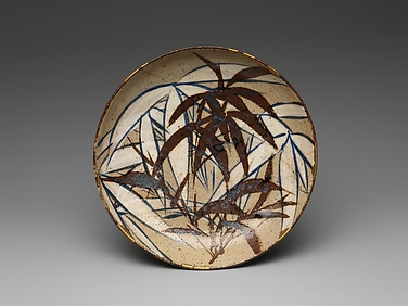 Kenzan-style Dish with Bamboo Leaves

