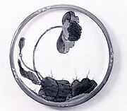 Plate with decoration of a poppy