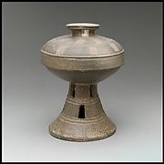 Pedestal Dish with Cover