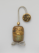 Case (Inrō) with Chrysanthemum Decoration