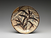 Kenzan-style Dish with Bamboo Leaves