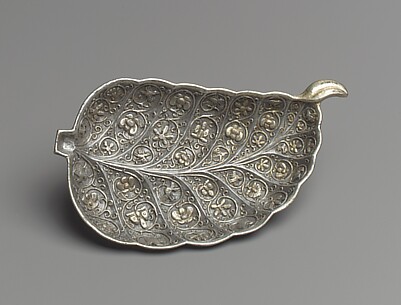 Dish in the Shape of a Leaf