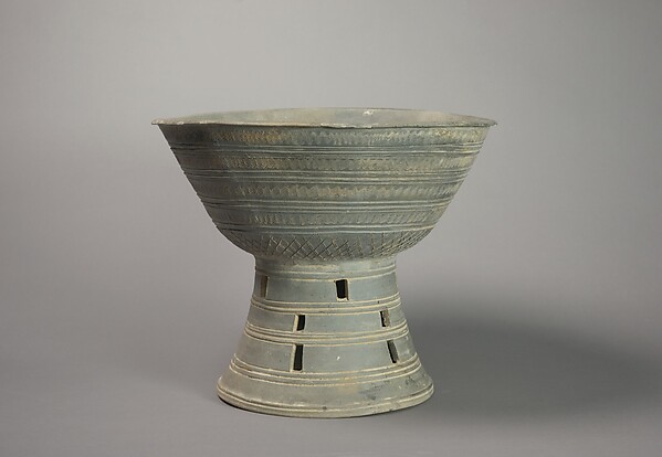 Bowl Shaped Pedestal