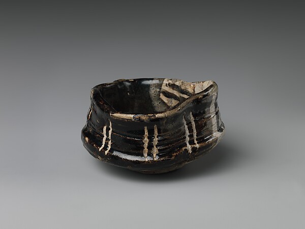 Clog-Shaped Teabowl with Design of Plum Blossoms and Geometric Patterns