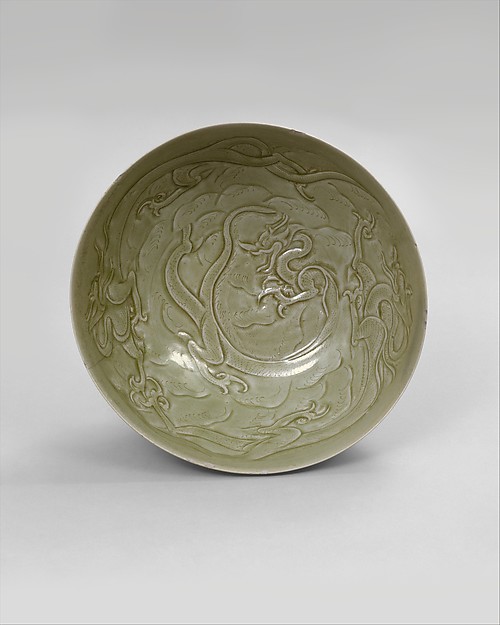 Bowl with Dragons among Clouds

