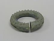 Hollow Anklet with Designs of Bosses and Chevrons