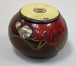 Box with Design of “Evening Face” (Yūgao) Flowers