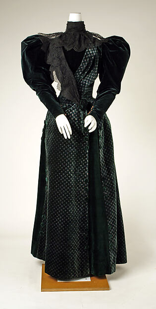 Walking dress