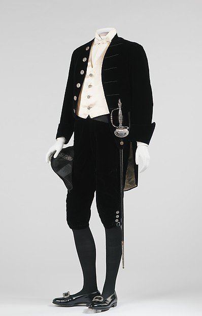 Court presentation ensemble