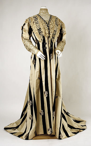 Tea gown