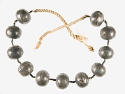 Silver necklace of Wah
