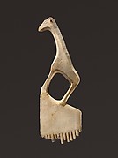 Comb with a giraffe