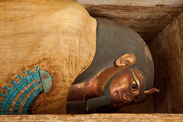 Mummy and mask of Khnumhotep