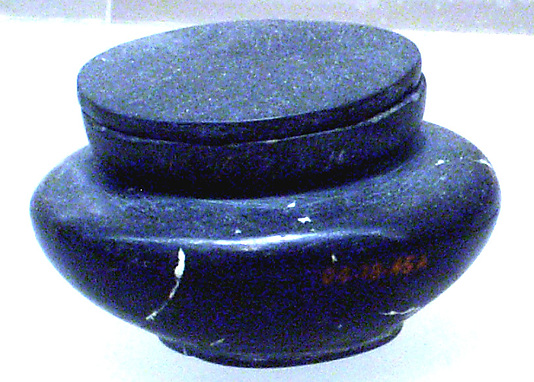 Jar for eye paint (kohl)
