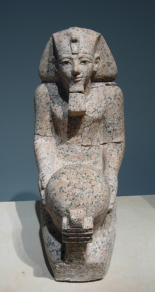Kneeling statue of Hatshepsut