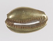 Cowrie shell pendant