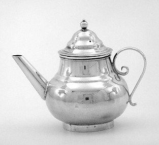 Miniature teapot with cover