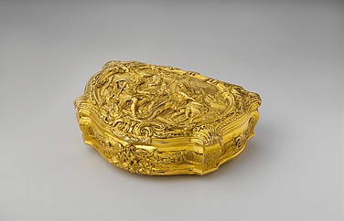 Box with scene depicting Roman hero Gaius Mucius Scaevola before the Eturscan king Lars Porsena