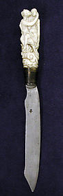 Pastry knife