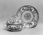 Bowl with cover (Écuelle) and tray