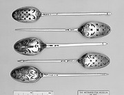 Strainer spoon