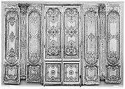 Double door: four panels, two pilasters, three gilt moldings for the door frame