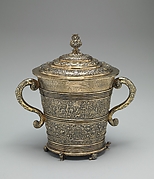 Bucket with cover