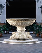Fountain with arms of Jacopo de' Pazzi