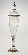 Standing cup with cover